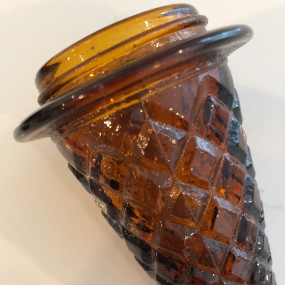 Ice cream  cone salt and pepper shakers vintage Amber glass with nesting station - Picture 8 of 12